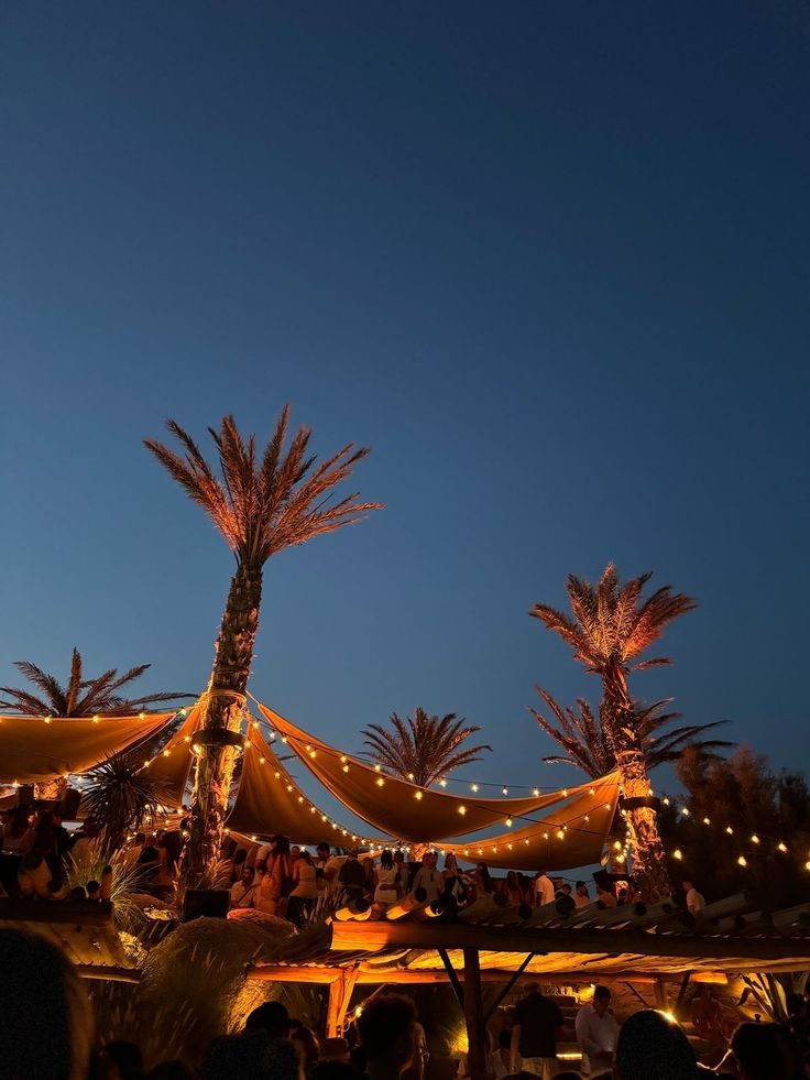 Mykonos restaurants and clubs